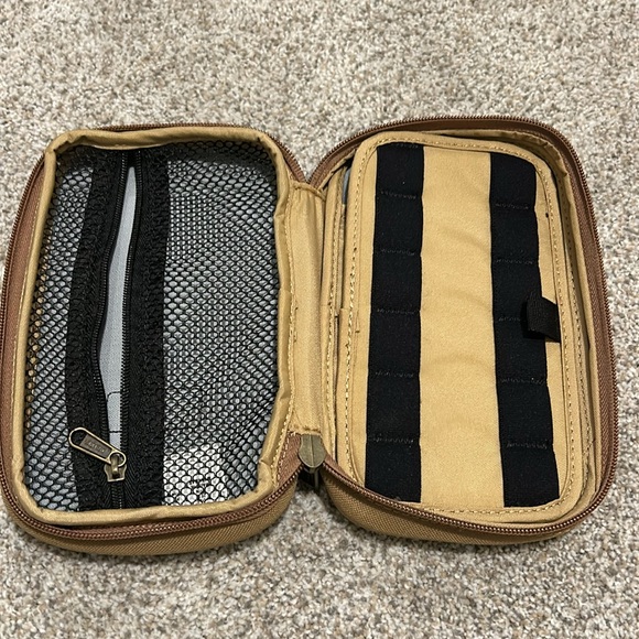 NWOT! Duluth Trading Company Hardside Accessories Organizer - Picture 5 of 6